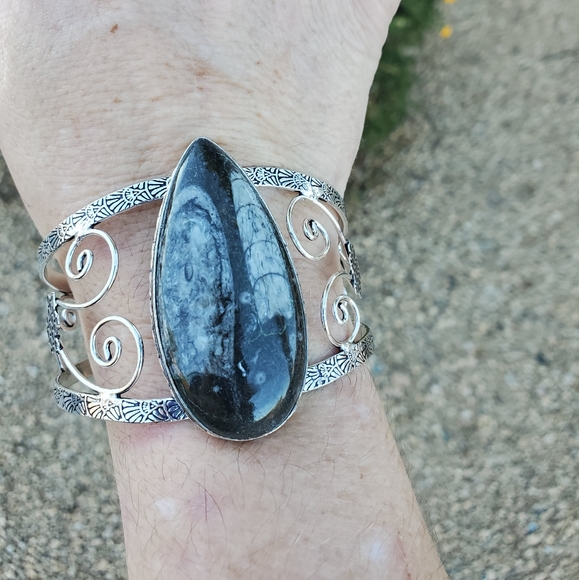 New Fossilized Orthoceras 925 Silver Cuff Bracelet. - Picture 9 of 16